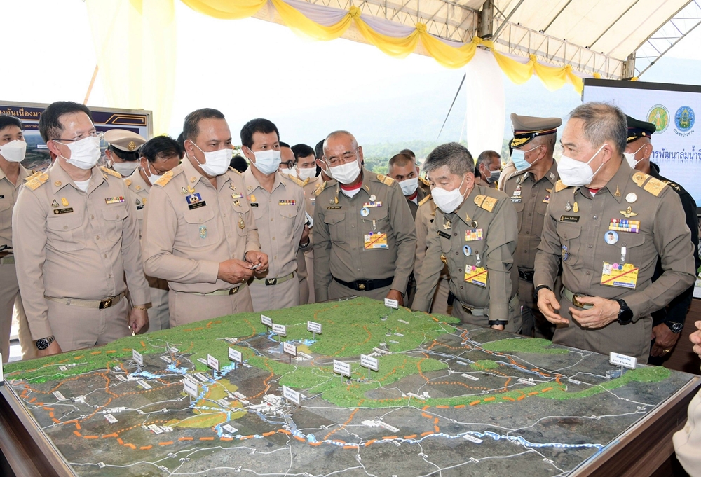 องคมนตรี ตรวจเยี่ยมงานก่อสร้างอ่างเก็บน้ำลำสะพุงฯ-โครงการพัฒนาลุ่มน้ำชี หวังแก้แล้งยั่งยืน
