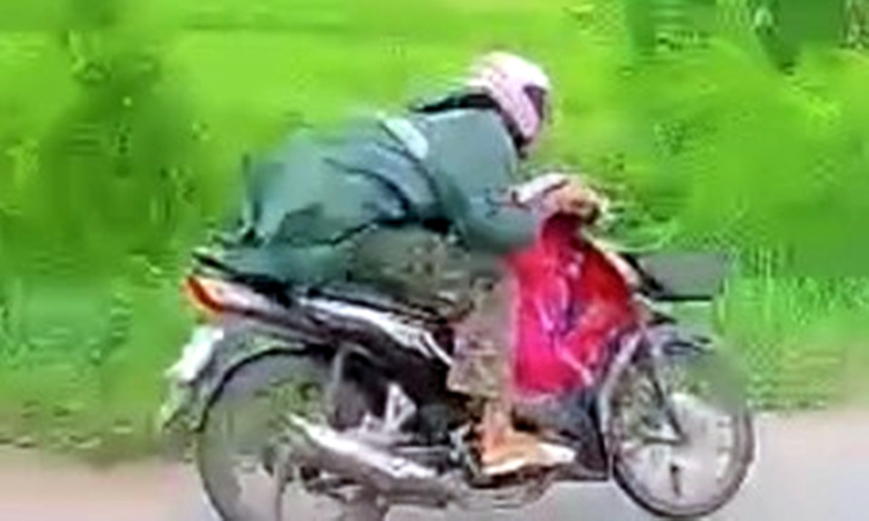ตร.ภูเขียวไล่จับผู้ต้องสงสัย ทิ้งเป้ชมพูหนี พบยาบ้า 10,000 เม็ด เร่งล่าตัวขยายผล