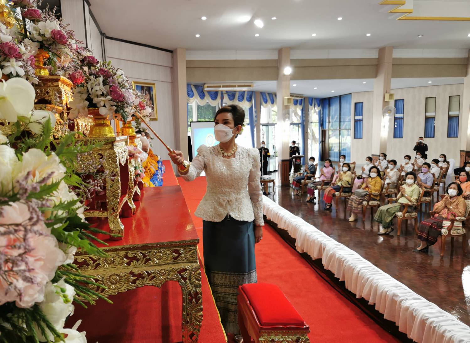 ศูนย์การบินทหารบก ทำบุญเนื่องในวันคล้ายวันก่อตั้ง  สมาคมแม่บ้านทหารบก สาขาศูนย์การบินทหารบก