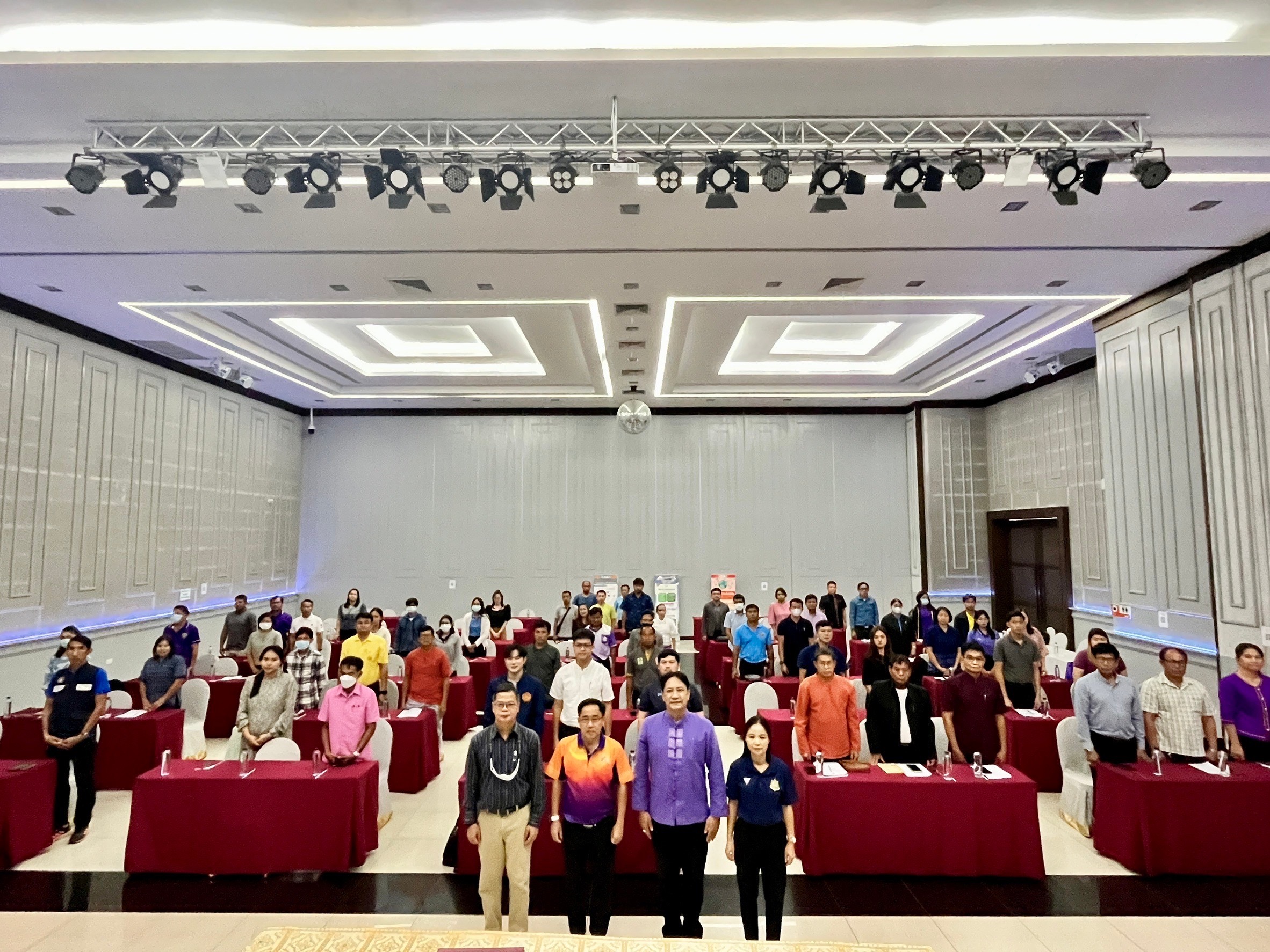 รองผู้ว่าฯ อุตรดิตถ์ เปิดการประชุมเชิงปฏิบัติการถ่ายทอดองค์ความรู้ รับมือต่อการเปลี่ยนแปลงสภาพภูมิอากาศ