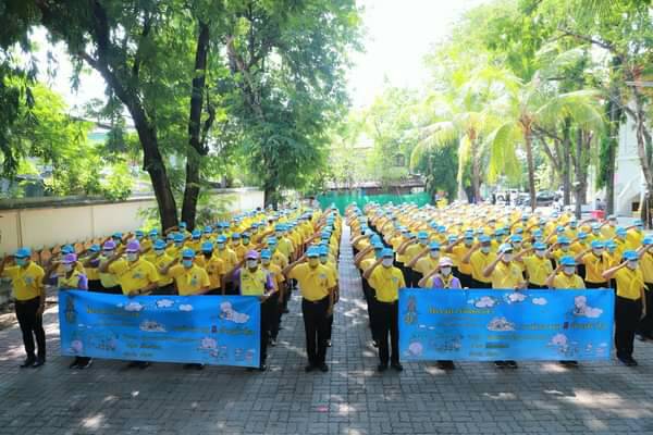 จิตอาสาพระราชทานจังหวัดยโสธรร่วมกิจกรรมพัฒนาวัดสิงห์ท่าเนื่องในโอกาสวันจักรี