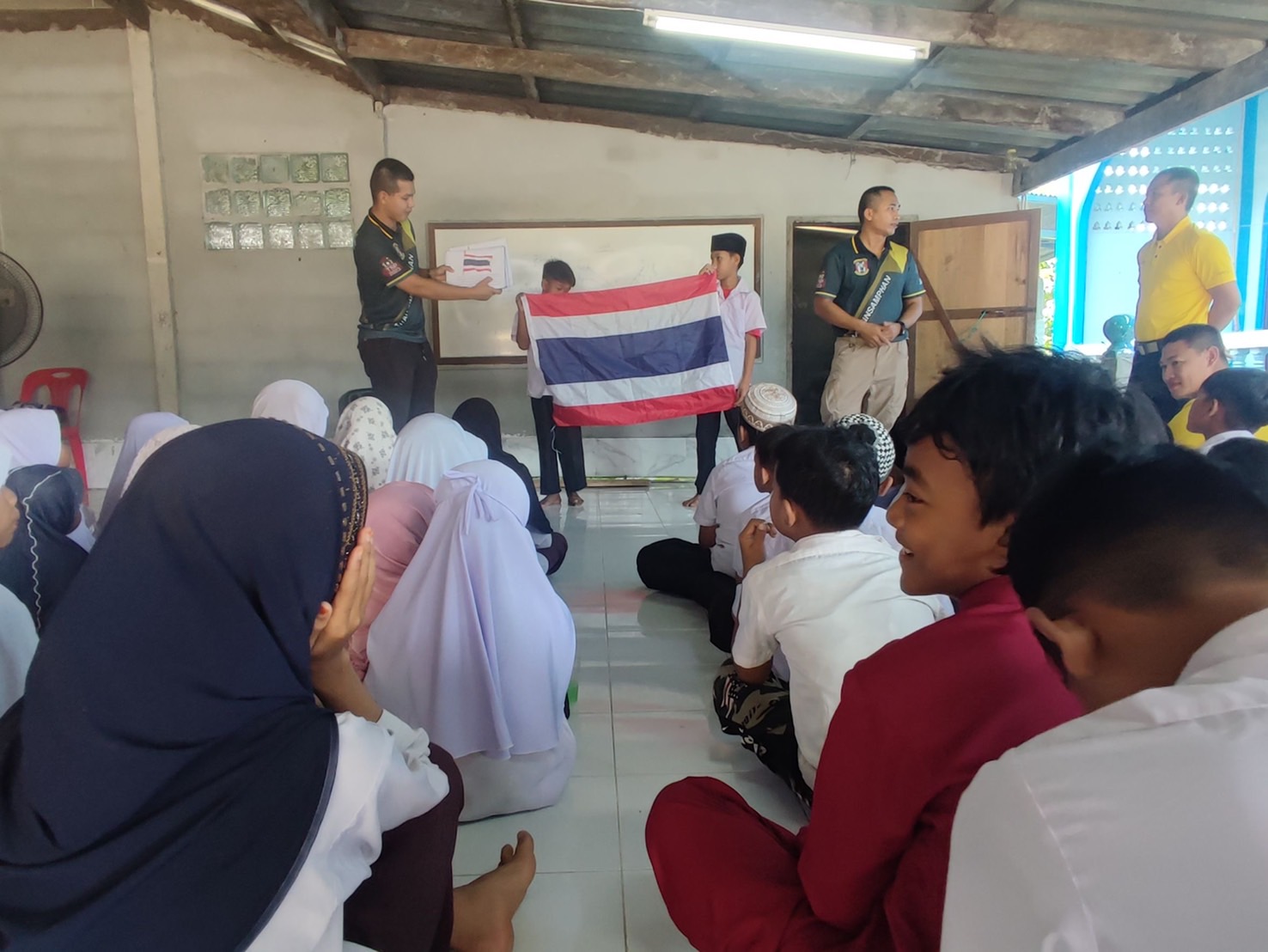 สร้างความเข้าใจกรณีสื่อสังคมออนไลน์กล่าวหาทหารใช้ไสยศาสตร์กับโรงเรียนเอกชนสอนศาสนา