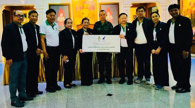 ร่วมกันบริจาค "เงิน-อาหาร" และข้าวของเครื่องใช้ที่จำเป็นให้ "อสม.-ทหารหาญ" ที่อยู่แนวหน้า