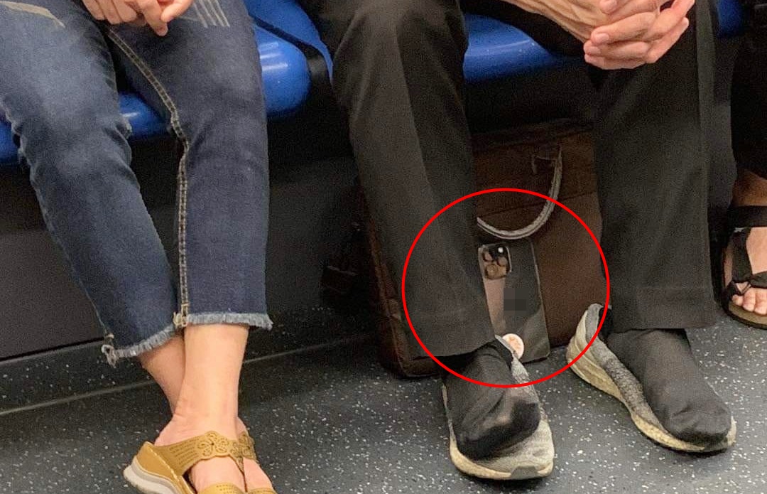 เตือนภัย! สาวเจอตั้งกล้องแอบถ่ายใต้กระโปรงบน MRT
