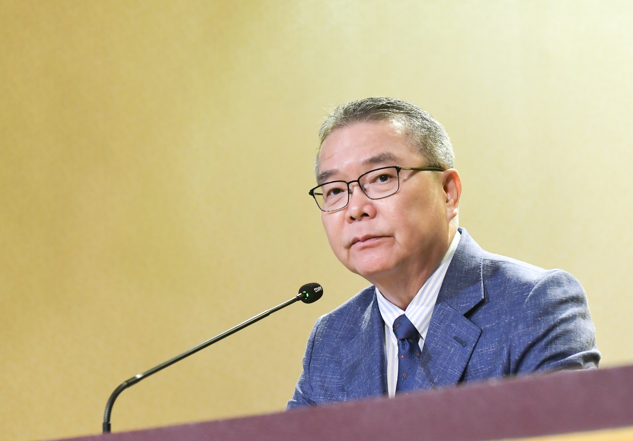 "โฆษกรบ." เผย "นายกฯ" เตรียมบินเมกาฯประชุมยูเอ็น อุบคุยทวิภาคีประเทศใดบ้าง ตอกเจ็บ "สมชัย" ไม่มีวิสัยทัศน์ธุรกิจ วิจารณ์เช่าเหมาลำ