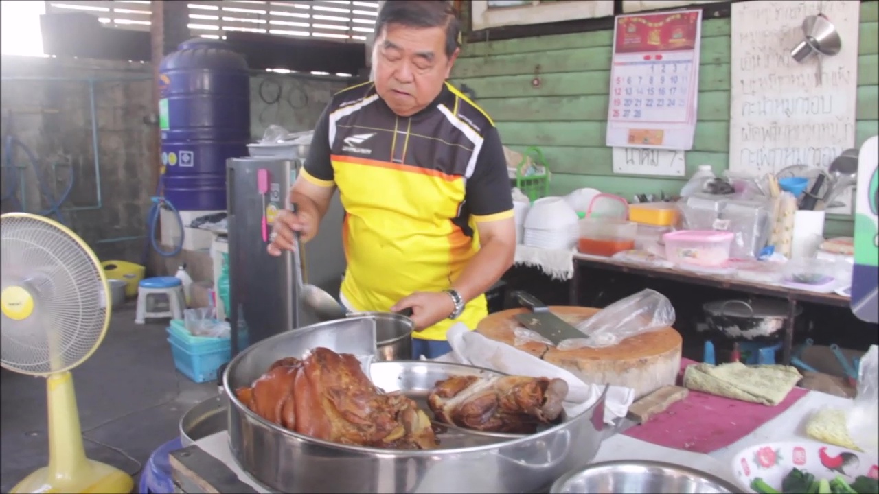 "ข้าวขาหมู"ในตำนานมือทำระดับเชฟเมืองนอก