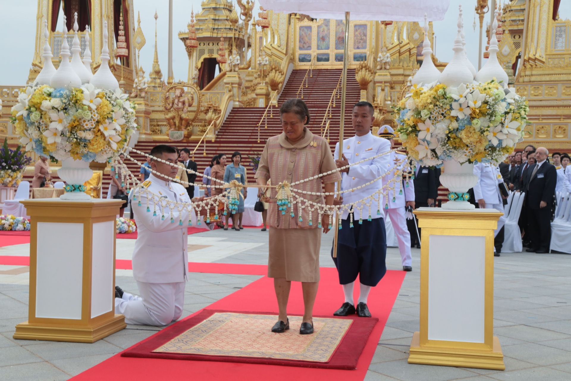 สมเด็จพระเทพฯ ทรงเปิดนิทรรศการพระเมรุมาศฯ