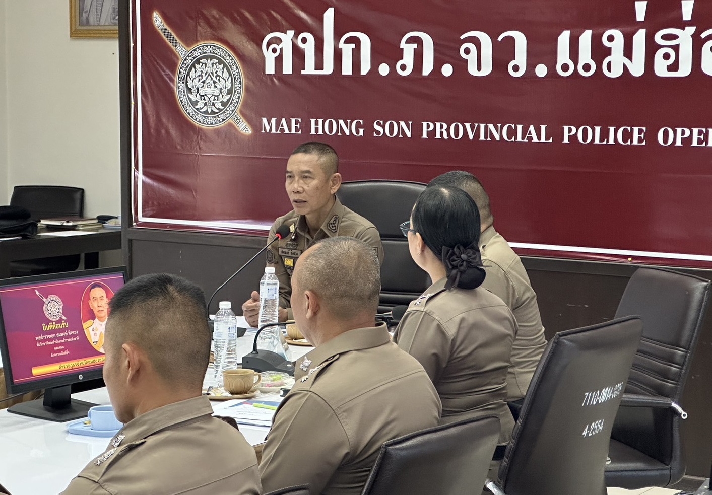 คณะนักศึกษาหลักสูตร ปรม.22 สถาบันพระปกเกล้า ร่วมกับ ตร.จัดกิจกรรม CSR ช่วยพี่น้องประชาชนที่ได้รับผลกระทบจากสถานการณ์อุทกภัย