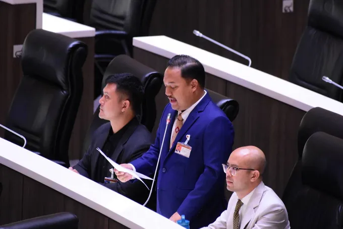 “สส.อดีตก้าวไกล” ทำหน้าที่ในสภาฯลุกหารือรัวๆ บรรยากาศเงียบเหงา เหลือสส.ปฎิบัติหน้าที่ได้ 493 คน
