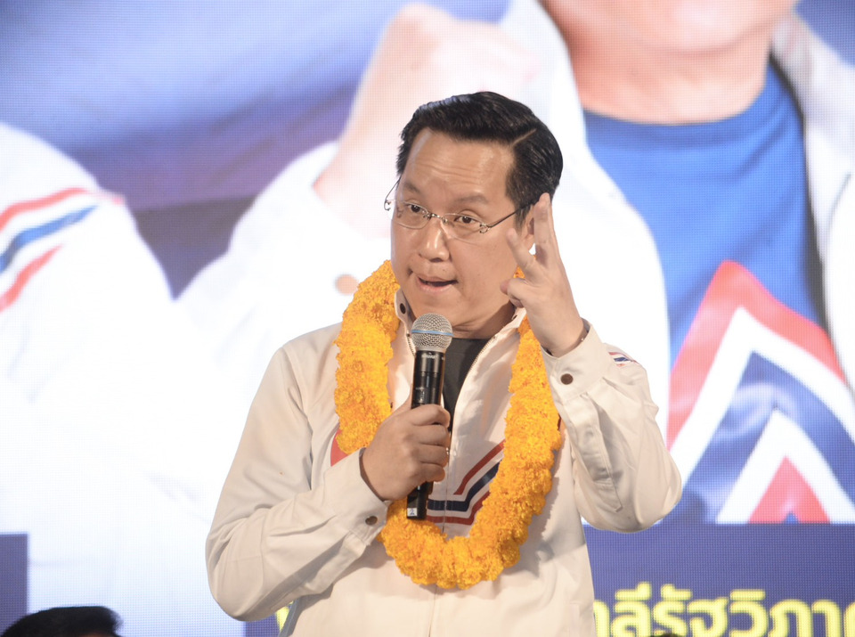 "อรรถวิชช์"  ชู "พีระพันธุ์" ผู้นำเด็ดขาด แก้ค่าไฟ-รื้อเครดิตบูโร เตือนลงประชามติ "แก้รธน." จะกลายเป็นตีเช็คเปล่า มีคนอยากฉีกทั้งฉบับ