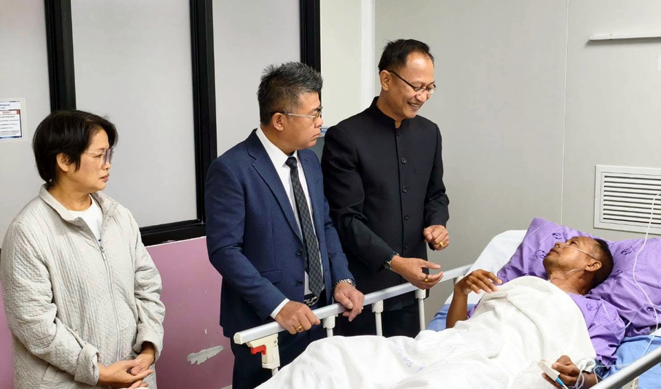 รองผู้ว่าฯ ชัยภูมิ รุดเยี่ยมนักเตะอาวุโส ยกย่องระบบ EMS–ทีมแพทย์ ผ่าตัดฉุกเฉินช่วยชีวิตทันเวลา