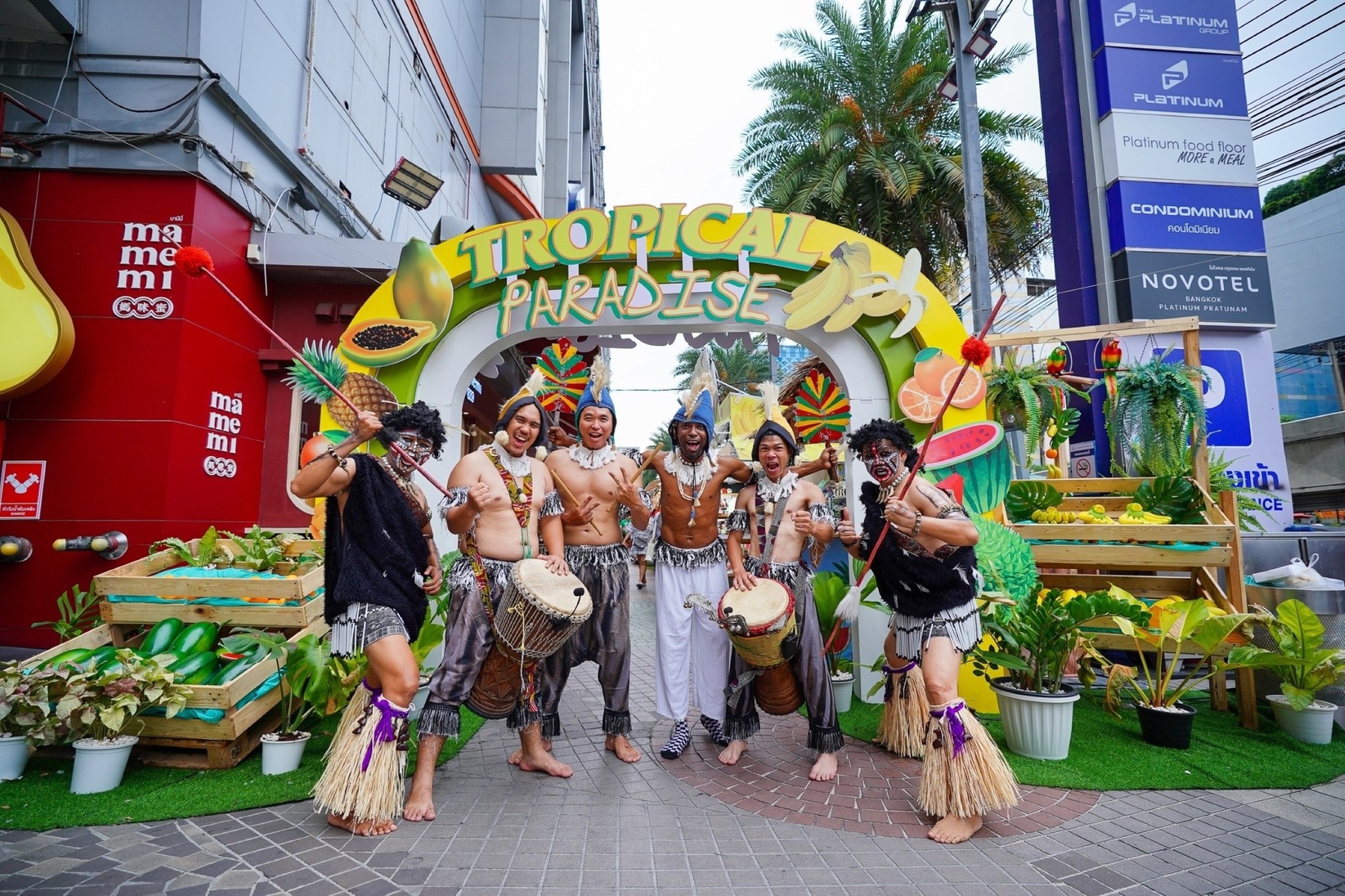 ศูนย์การค้าแพลทินัม ชวนช้อปเติมความสดชื่นในงาน “TROPICAL PARADISE”