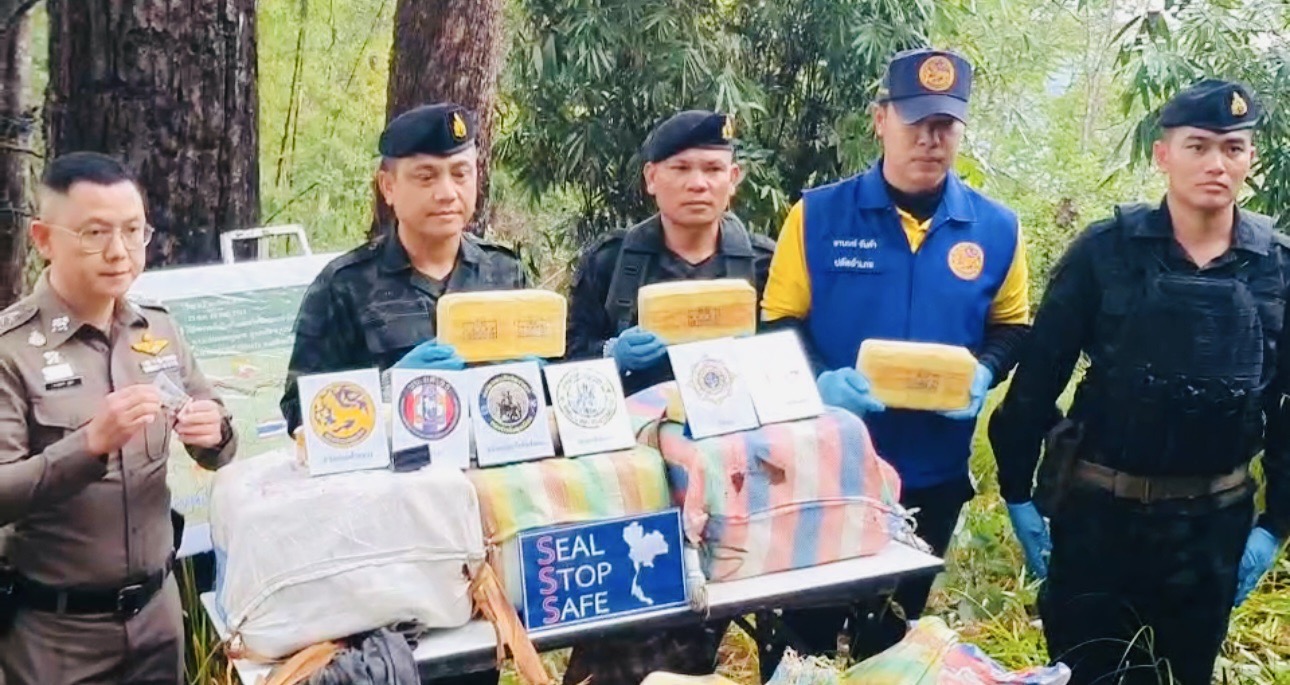 ทัพเจ้าตาก ปะทะกลุ่มลำเลียงยาเสพติด ชายแดนแม่ฟ้าหลวง เชียงราย ยึดยาบ้า 3 ล้านเม็ด ท่ามกลางสายฝน