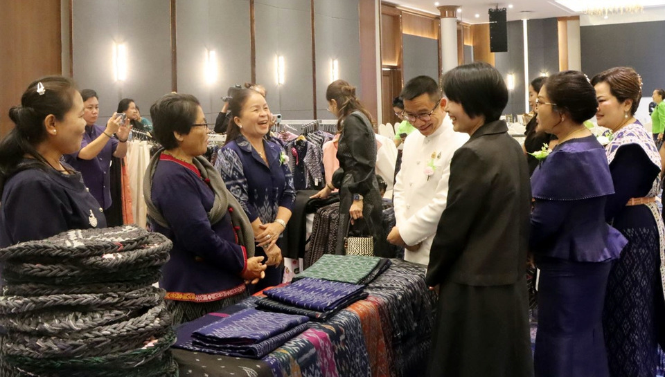 อุดรธานีดันโครงการ SWU ปั้นสตรีเก่งดี ลดหนี้ เพิ่มรายได้ หนุนงบ 1.5 แสนบาทพัฒนาเข้ม
