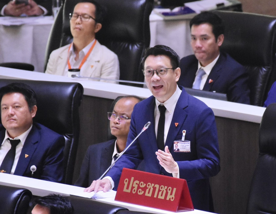 “วีระยุทธ” อัดยับนโยบาย “อนุทิน 2” แค่ก๊อปวาง-เพิ่มคำว่าวิกฤต แซะแรงระบอบ “ปิดตาธิปไตย” บ้านใหญ่ฮั้วเทคโนแครต