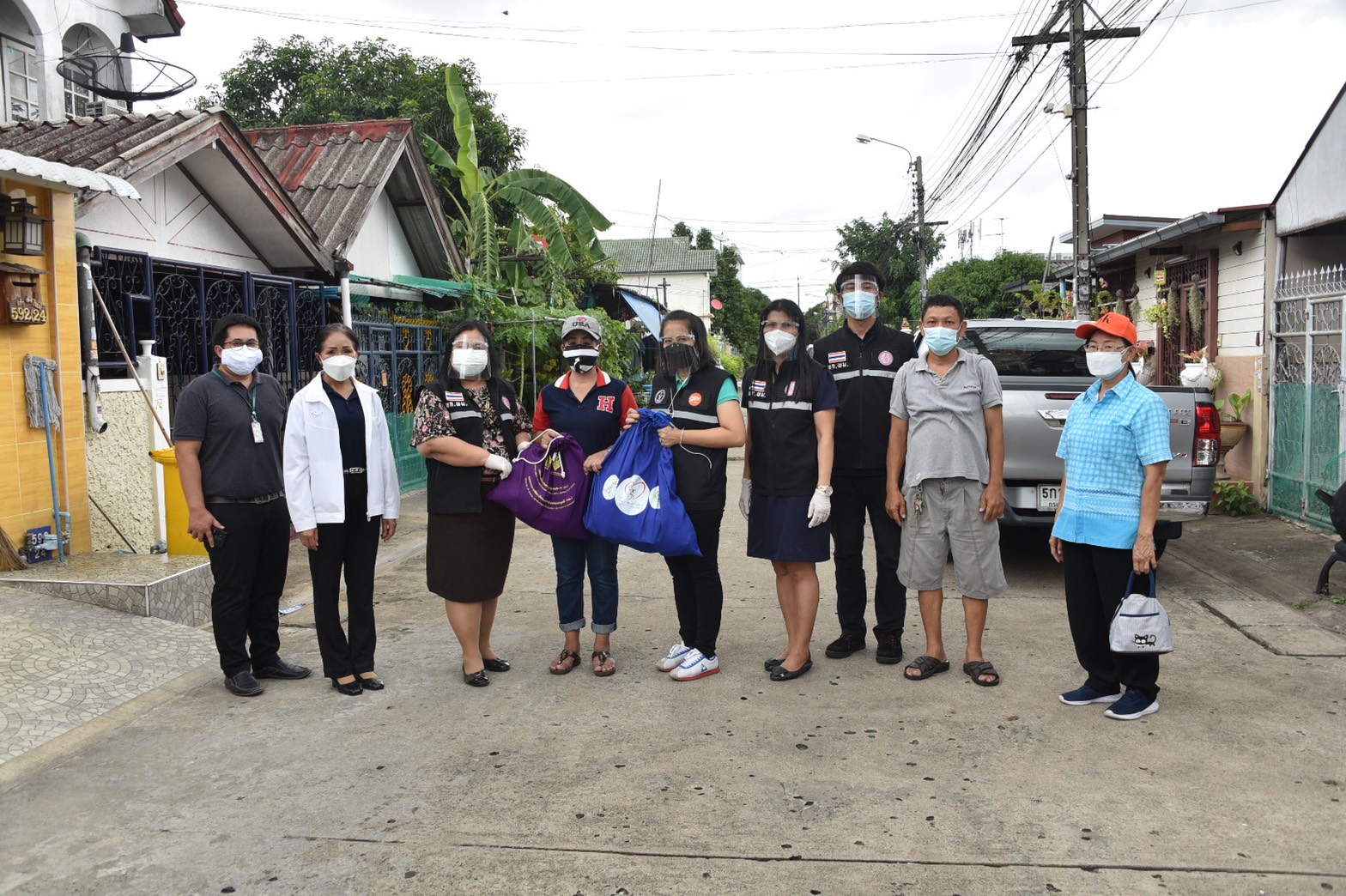 พม. ร่วมลงพื้นที่ให้การช่วยเหลือคนพิการที่ได้รับผลกระทบจาก COVID-19 