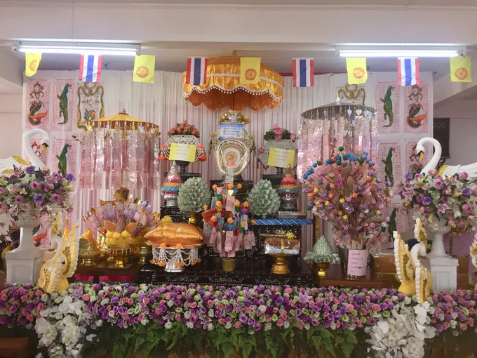ประชาชนหลั่งไหลร่วมทำบุญงานทอดกฐินวัดเทพคันธาราม อยุธยา