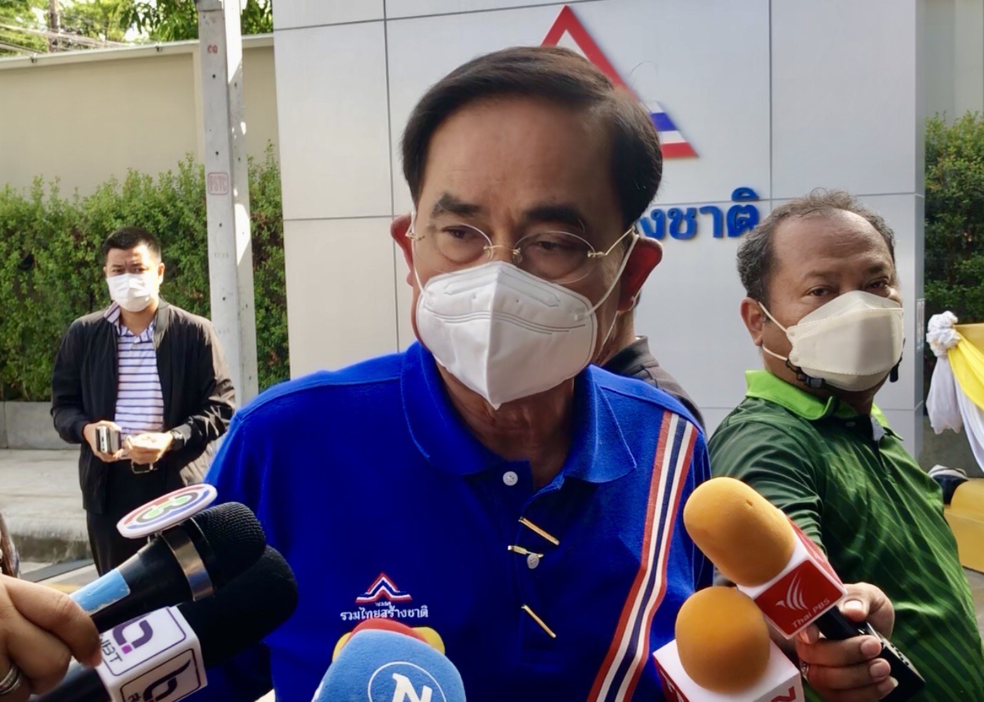 "บิ๊กตู่" วิดีโอคอลให้กำลังใจผู้สมัคร ส.ส. ทั่วประเทศ บอกไม่กังวลตั้งแต่วันแรกที่มา รอดูกระแสช้างศึกจากโซเชียล 