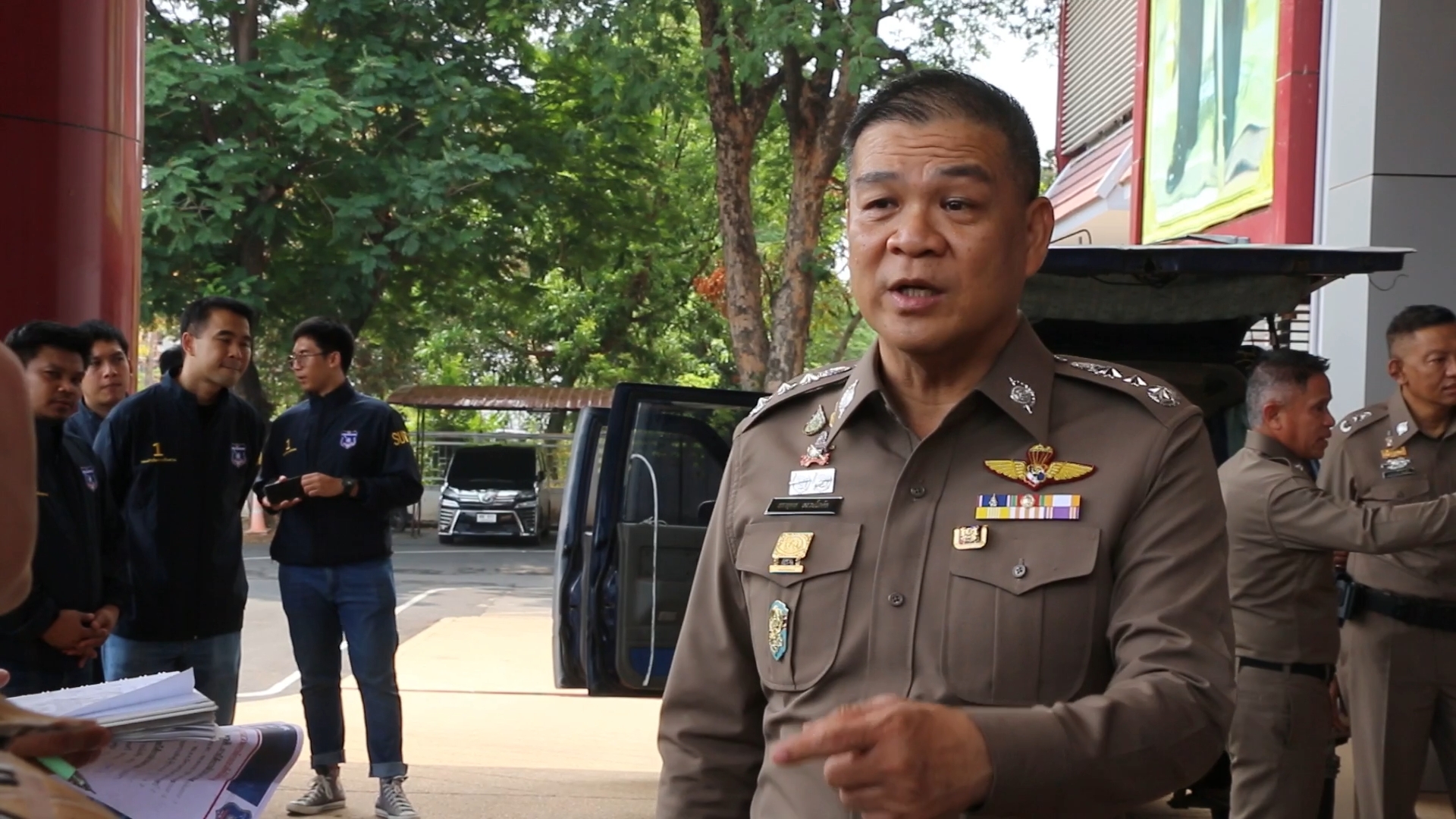  ตร.ภ.4 เปิดพื้นที่ทุกโรงพักเป็นจุดจอดรถ-ศูนย์อพยพฯหรือตั้งโรงครัว พร้อมส่งชุดเคลื่อที่เร็วให้ความช่วยเหลือผู้ประสบภัยน้ำท่วม