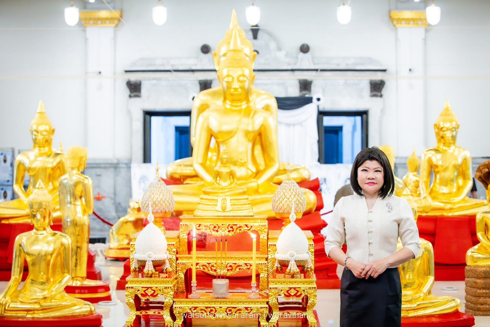 "ผู้ว่าฯ ฉะเชิงเทรา" คนใหม่ กราบสักการะสิ่งศักดิ์สิทธิ์ทั่วเมือง หลังได้รับโปรดเกล้าฯ แต่งตั้งอย่างเป็นทางการ