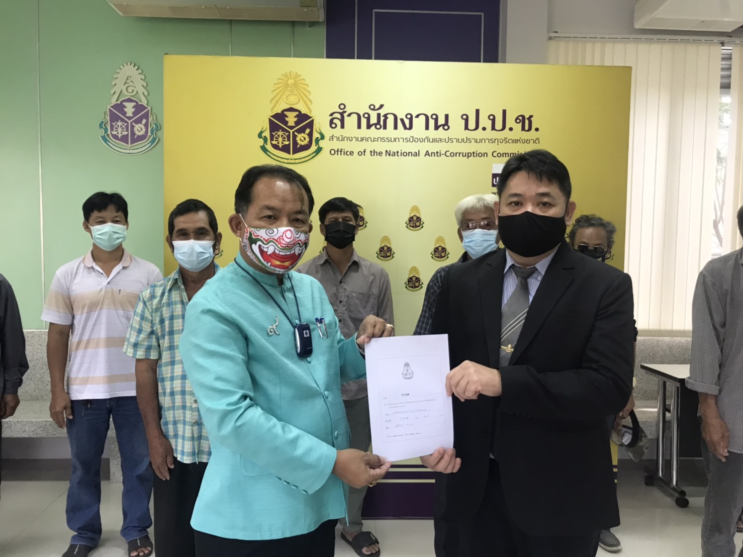 'ศรีสุวรรณ'นำชาวบ่อทองร้อง ป.ป.ช.เอาผิดอุตฯชลบุรีพ่วงนายกฯอบต.บ่อทอง