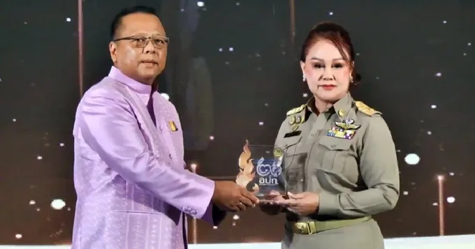 อบต.กำแพง รับมอบรางวัล อปท.มีการบริหารจัดการที่ดี ประจำปี 2565