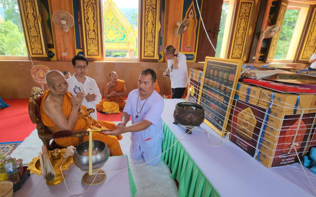 วัดหนองฆ้อ พุทธาภิเษกขุนแผนพรายกุมาร ปชช.แห่ส่องเลขหางประทัด