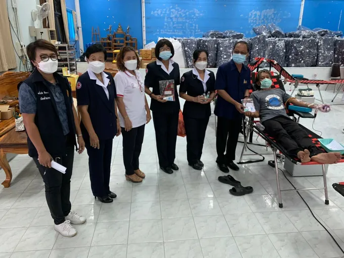 เหล่ากาชาดจังหวัดอ่างทอง รับบริจาคโลหิตช่วยเหลือผู้ป่วยช่วงวิกฤตโควิด-19
