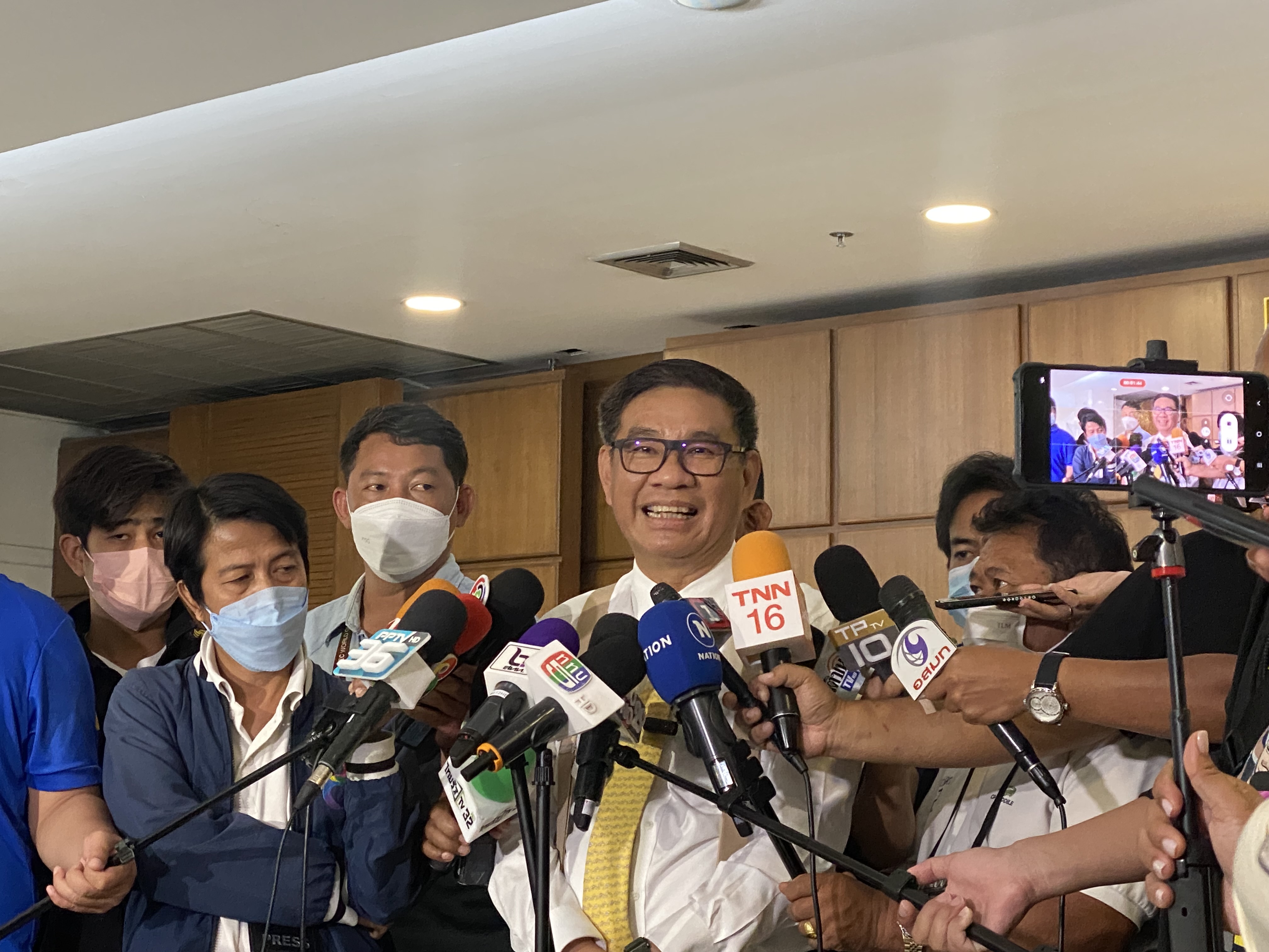 “สมชัย” ลาออก “เสรีรวมไทย” เหตุส่งถึงฝั่ง กราบลา “ เสรีพิศุทธ์” จากกันด้วยดี พร้อมทำงานต่อในฐานะนักวิชาการ  แย้มอยากนั่ง "ส.ส.ร."