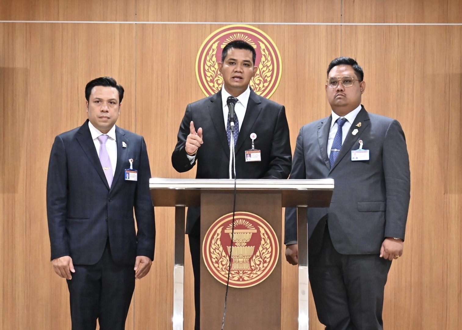 “ชัยชนะ” ชื่นชม “สอท.-ภาค 8” บุกทลายแก็งคอลเซ็นเตอร์จีนเทาที่เมืองคอน จี้ “นายกฯ” จัดการปราบปรามเด็ดขาด