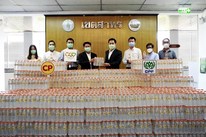 ซีพีเอฟ มอบน้ำดื่ม หนุนภารกิจศูนย์พักคอยฯ เขตสาทร