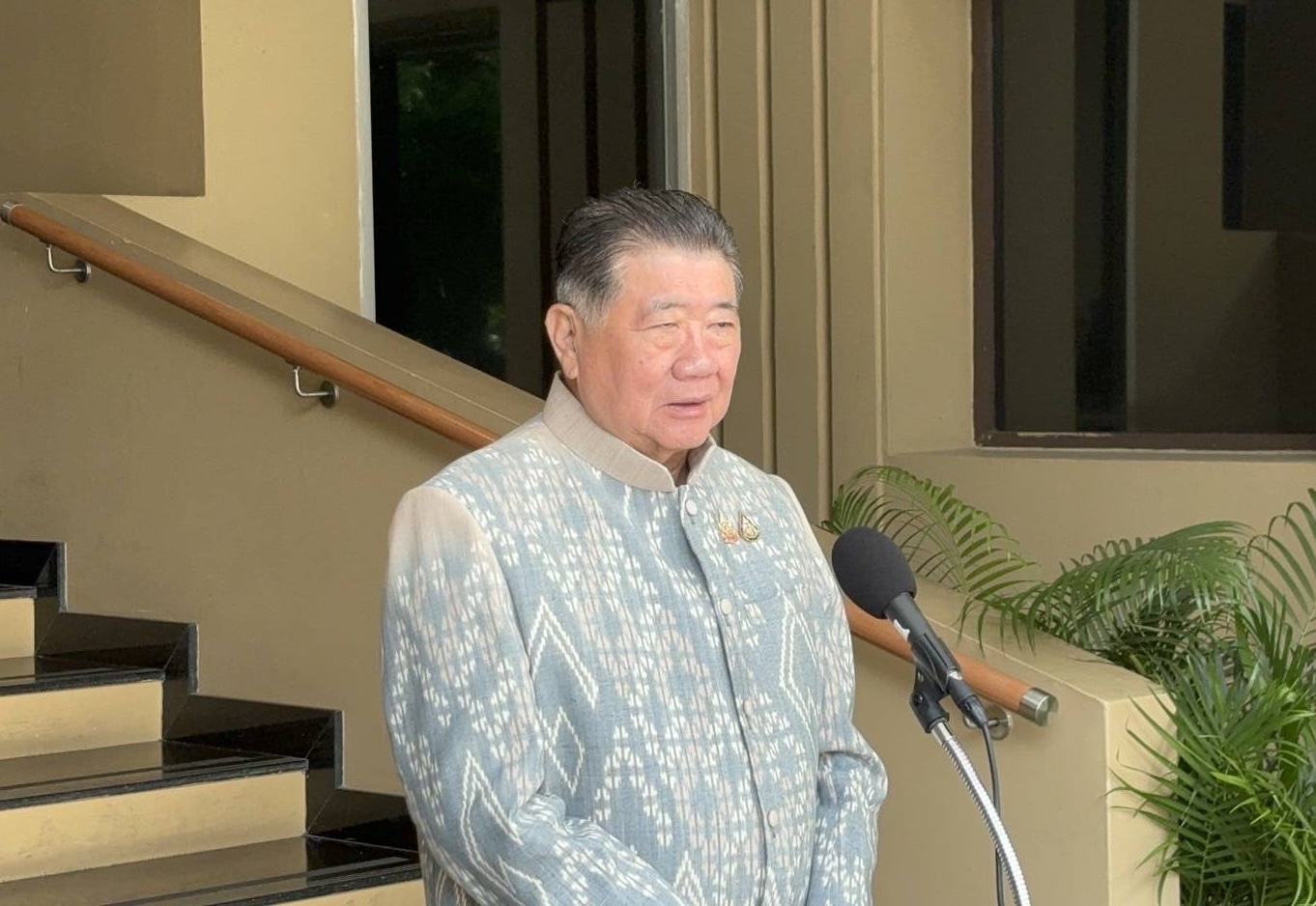 “ภูมิธรรม” ยันไม่ทิ้ง “คดีดิไอคอน” แค่กำลังส่งต่อข้อมูลกัน ย้ำถ้าโยงใคร ต้องว่าตามกฎหมาย-ข้อเท็จจริง