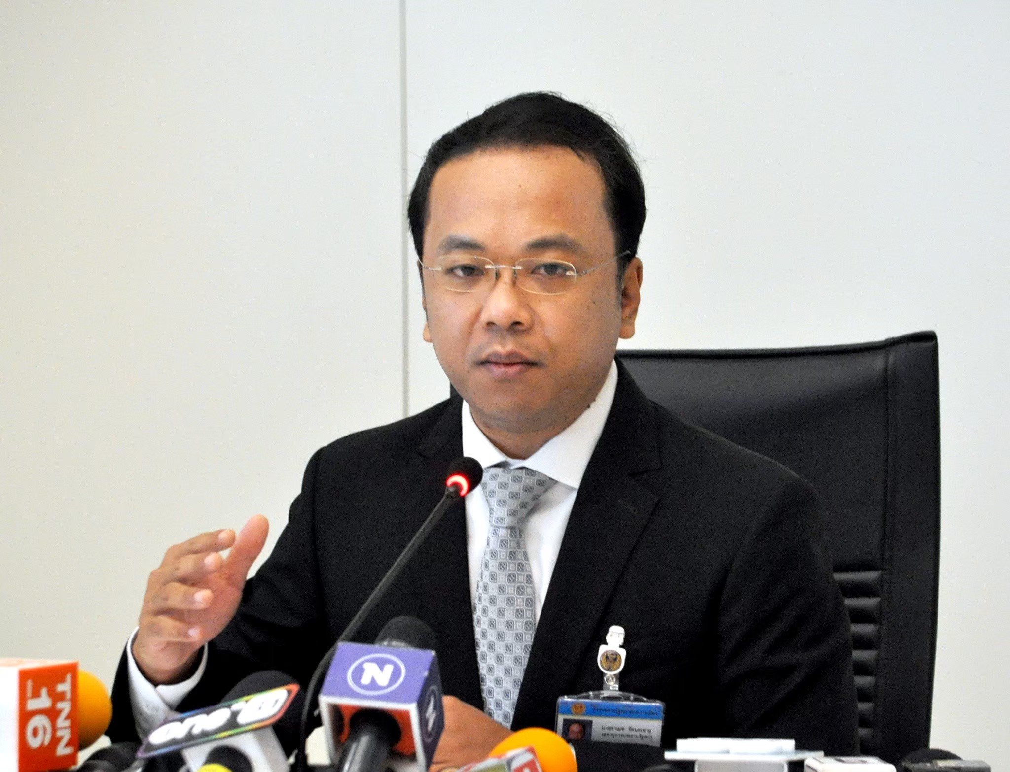 "โฆษกปชป.เชื่อ 3 ฝ่ายนัดหาจุดร่วมก่อนถกแก้รธน. ถาม"ปิยบุตร"ดันแก้หมวด 1-2 เพื่ออะไร