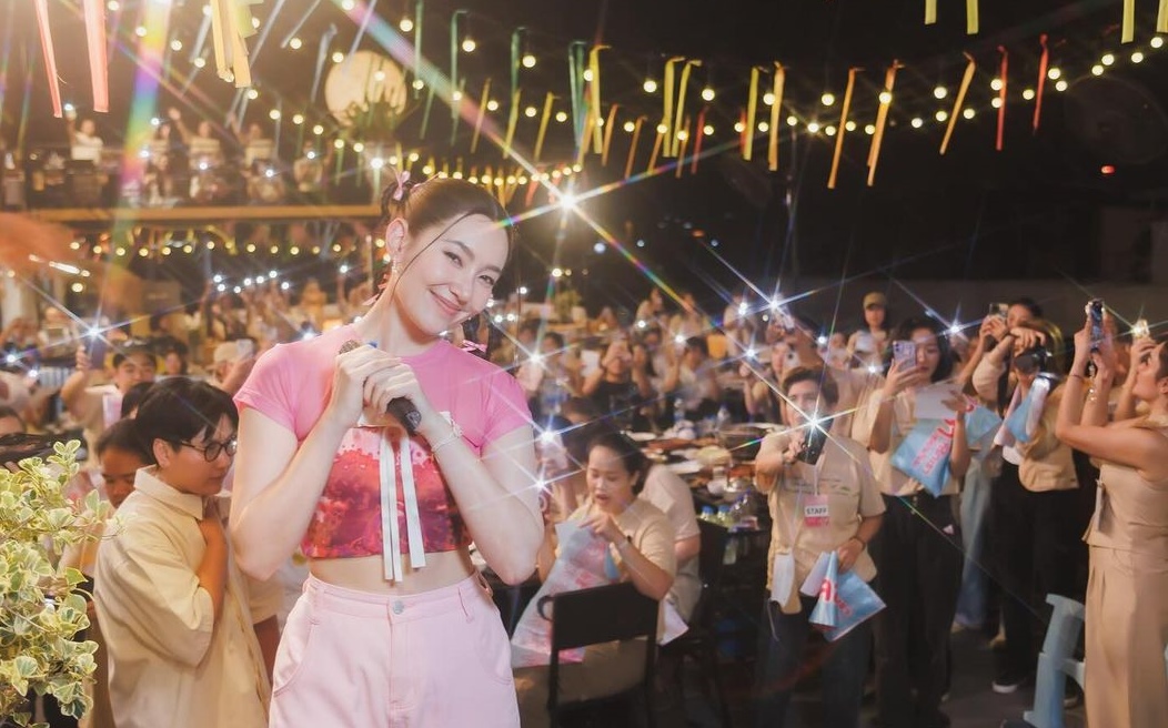 "เบลล่า ราณี" ปิดร้านหมูกระทะจัดแฟนมีตติ้ง 12 ปี 