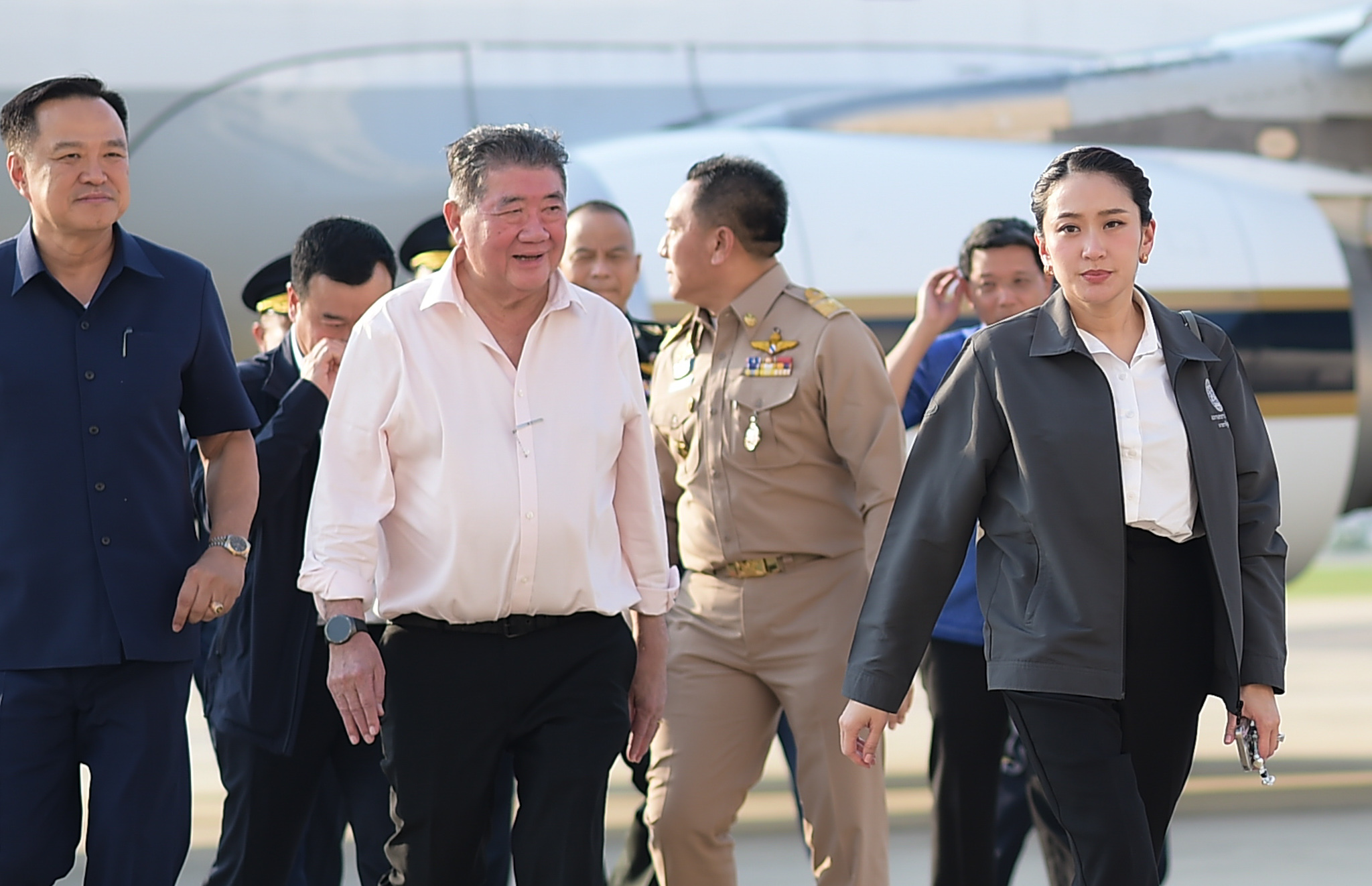 “ภูมิธรรม” สั่งตรวจสอบอาคารร้าว - ตั้งศูนย์บัญชาการในพื้นที่เกิดเหตุ พร้อมห้ามคนนอกเข้าเด็ดขาด 