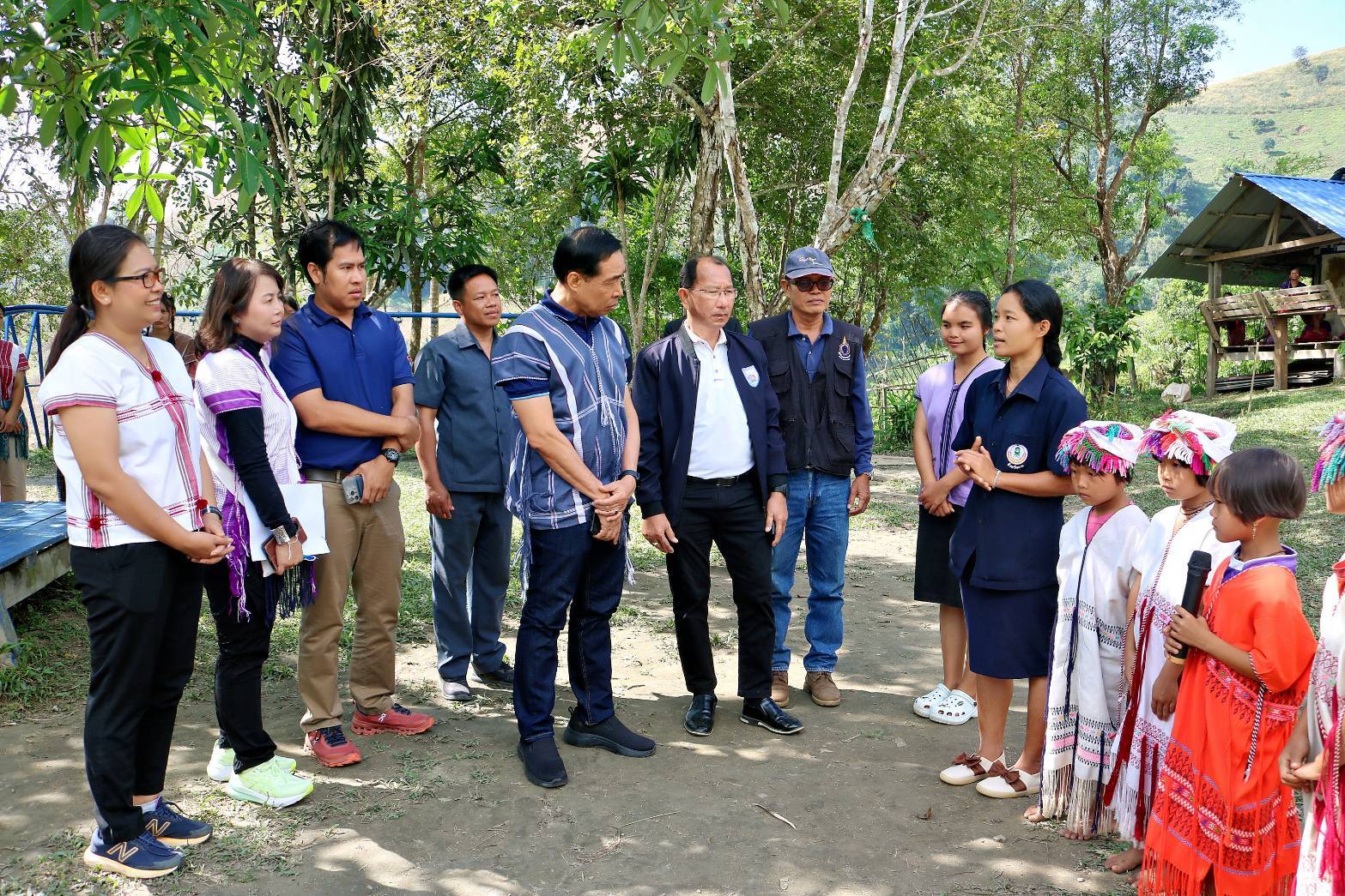 “ธนากร” ลุยพื้นที่สูงสร้างโอกาสการเรียนรู้เพื่อคนทุกช่วงวัย