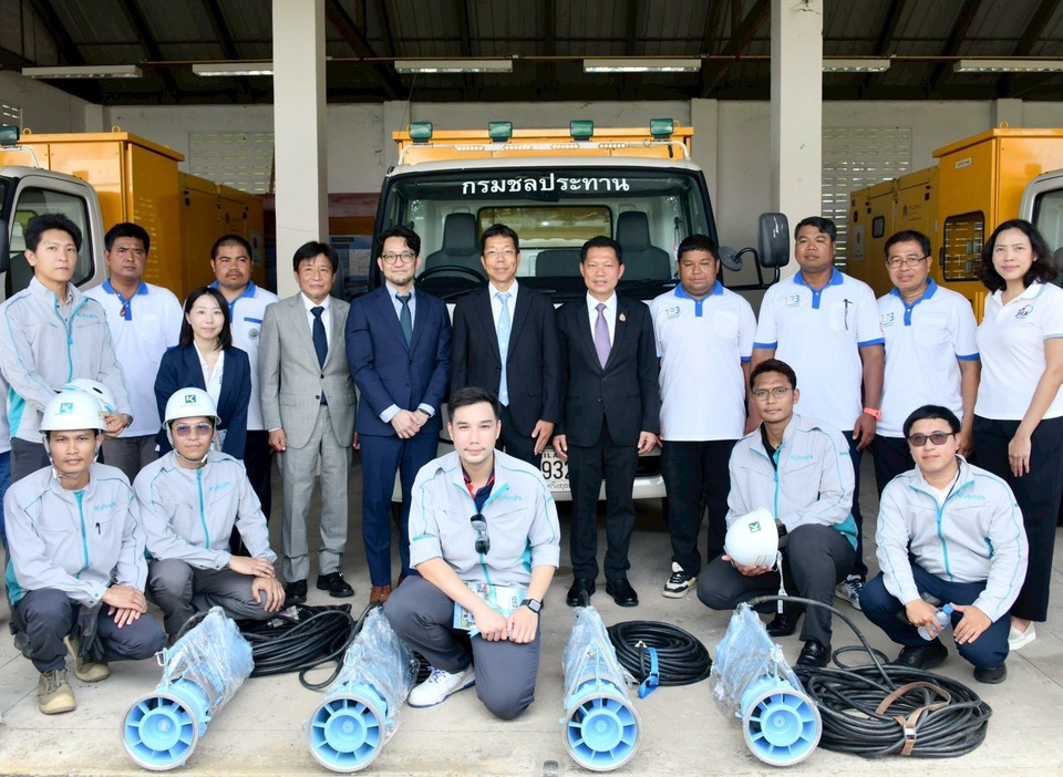 กรมชลฯ รับมอบเครื่องสูบน้ำเคลื่อน เสริมแกร่งบริหารน้ำ–รับมืออุทกภัย