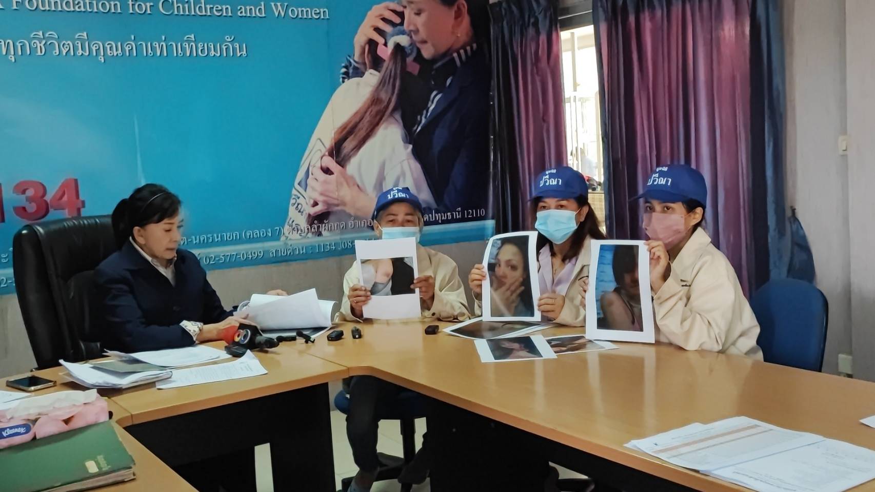 ปทุมธานี แม่ร้องขอความเป็นธรรม ลูกสาวเสียชีวิตที่บาห์เรน