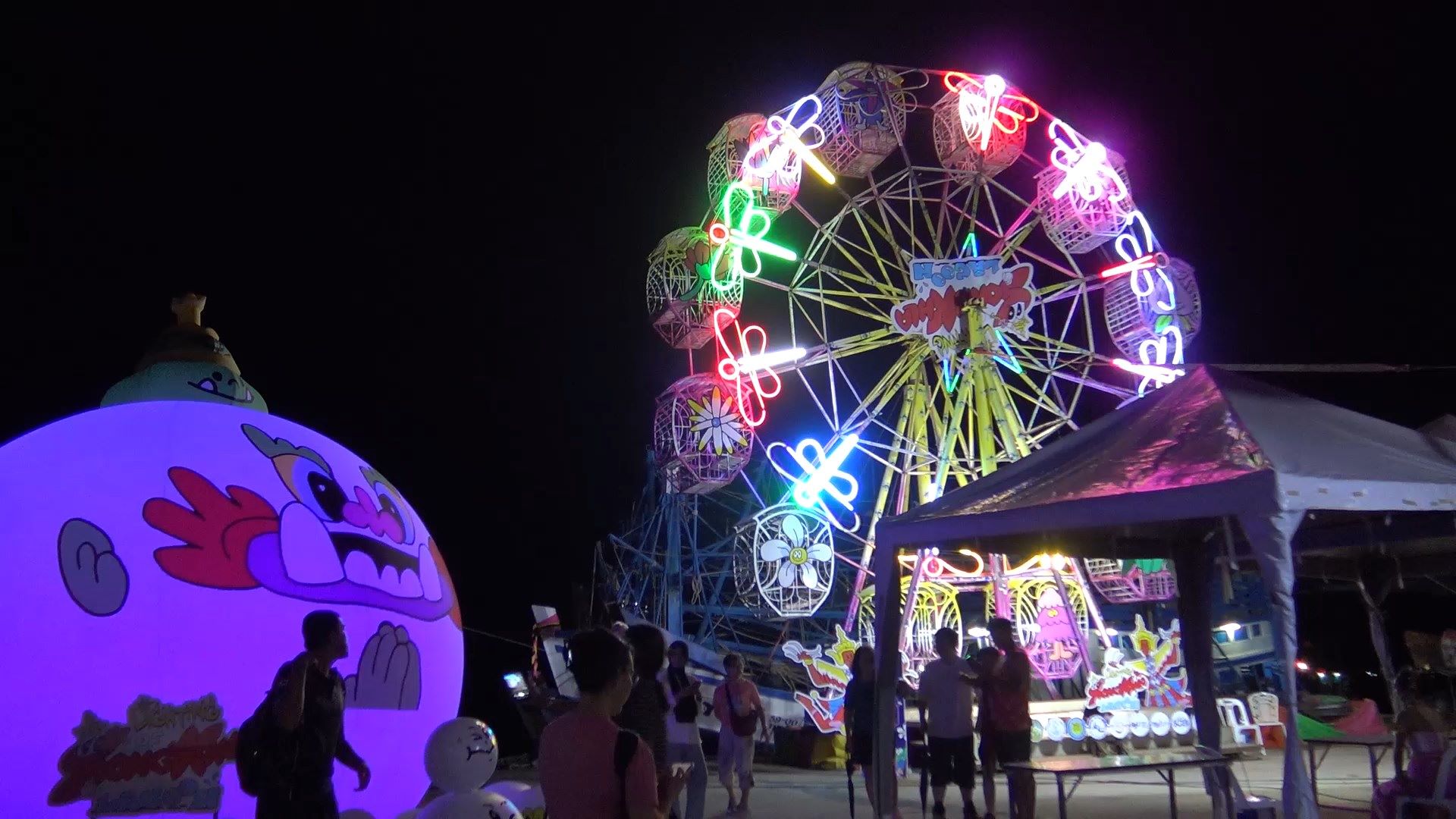 วันสุดท้ายของเทศกาล"Lighting of Songkhla Lagoon 2024"ประชาชนและนักท่องเที่ยวแห่ชมแสงสีคึกคัก