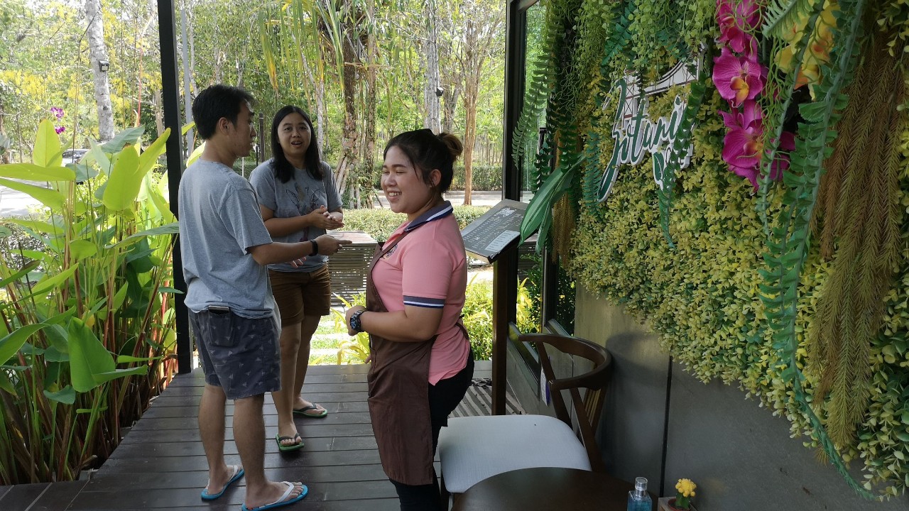 ร้านกาแฟภายในสวนพฤกษศาสตร์ทุ่งค่ายตรัง “เดือดร้อน” หนักหลังอำเภอย่านตาขาวประสานปรึกษาขอใช้พื้นที่ภายในสวนฯเป็นสถานที่กักกันผู้ต้องสงสัยป่วยโควิด 19 