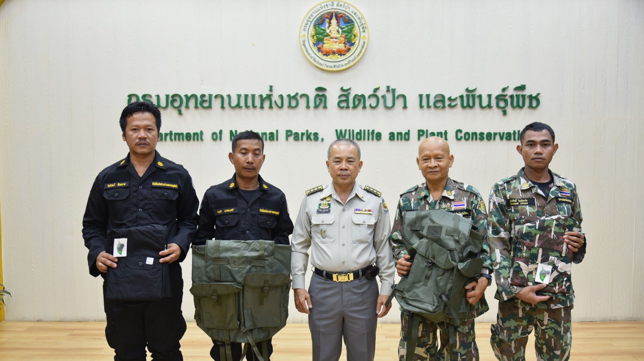 มูลนิธิเอสซีจี มอบอุปกรณ์ลาดตระเวน 3,868 ชุด แก่ผู้พิทักษ์ป่าทั่วประเทศ 
