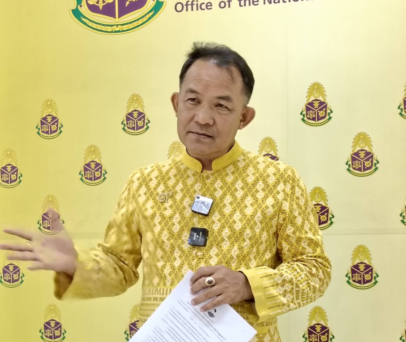 "ศรีสุวรรณ" บุกปปช.ร้องสอบ "พรรคการเมือง" ยื่นแก้รธน.รายมาตรา รื้อ "จริยธรรม" ชี้เข้าข่ายขัด ม.185 