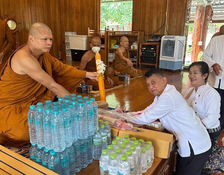 นอภ.บ้านไร่ ทำบุญตักบาตร ถวายเทียนพรรษา เนืองในเทศกาลวันอาสาฬหบูชาและวันเข้าพรรษา