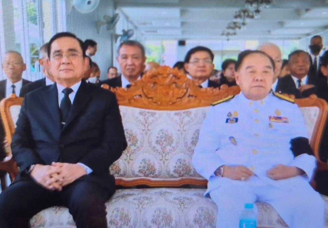 เอามาให้หายคิดถึง! "สามารถ" เปิดภาพ "บิ๊กตู่ - บิ๊กป้อม" เจอกัน ถาม "พอสู้ภาพปฏิญญาที่เขาใหญ่ได้ไหม?"