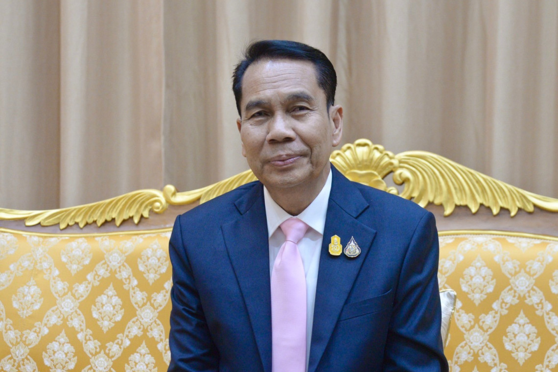 "รมว.กห." เรียก ผบ.ทบ.เข้าพบพรุ่งนี้ สางปมทหารเกณฑ์ถูกซ้อม