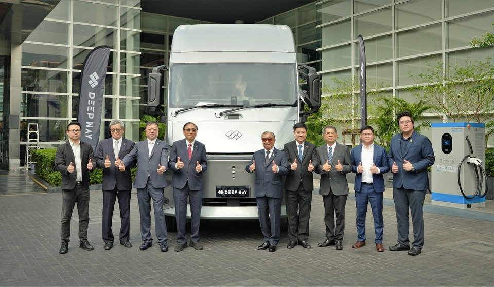 Prime E Truck ผนึกกำลัง DeepWay แบรนด์หัวลากไฟฟ้าล้ำสมัย เปิดตัวรถหัวลากไฟฟ้าอัจฉริยะรุ่นใหม่ DeepWay Star 6x4