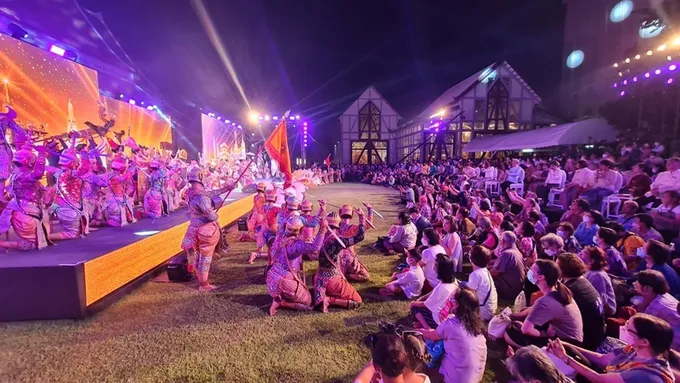ชมภาพงานใต้ร่มพระบารมี241ปีกรุงรัตนโกสินทร์ / จิปาถะวัฒนธรรม (28.4.66)