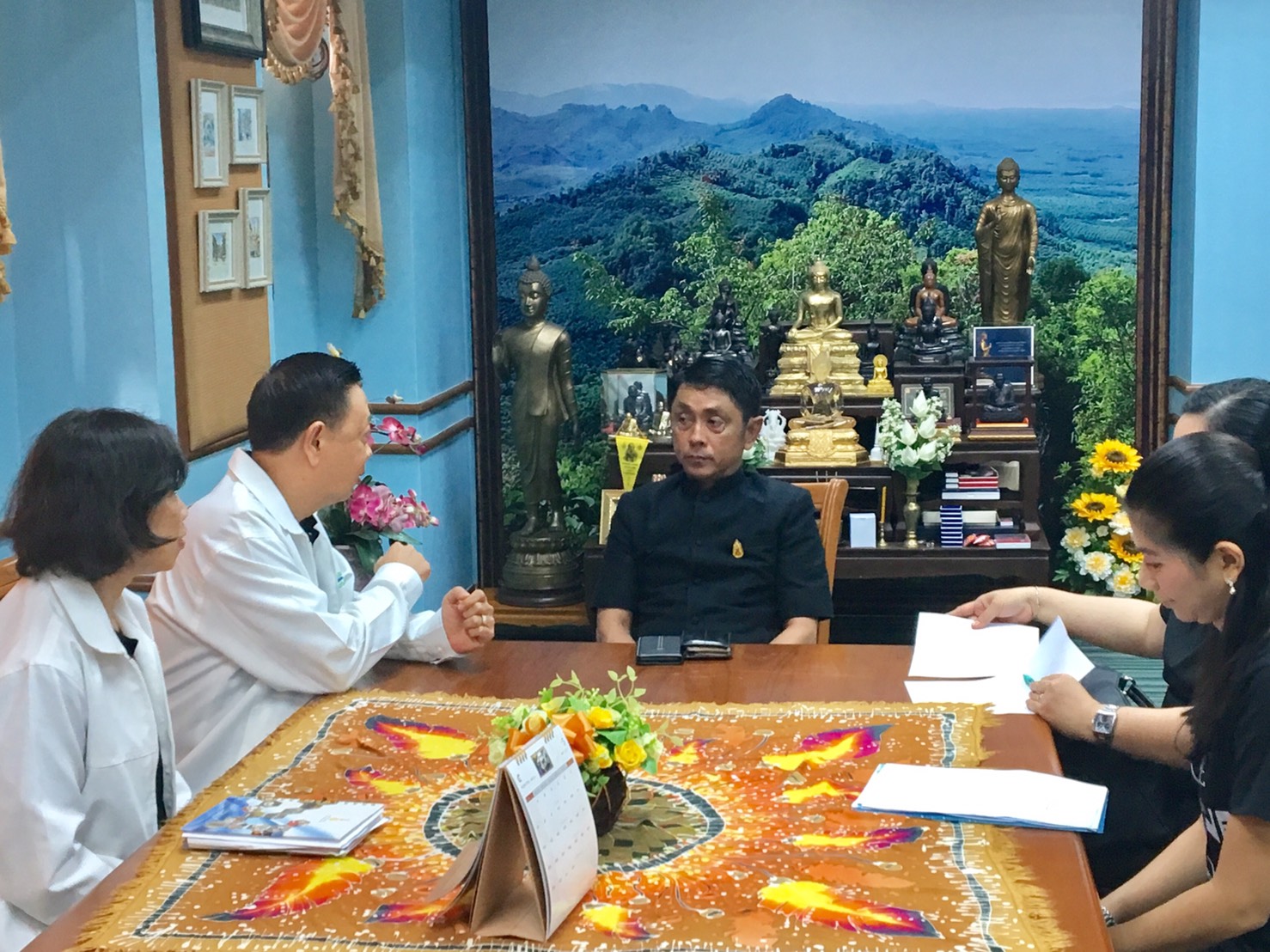 อดีตผู้บริหารกรมอนามัยหารือพ่อเมืองตรังจัดมหกรรมฟันเทียมพระราชทานฯ