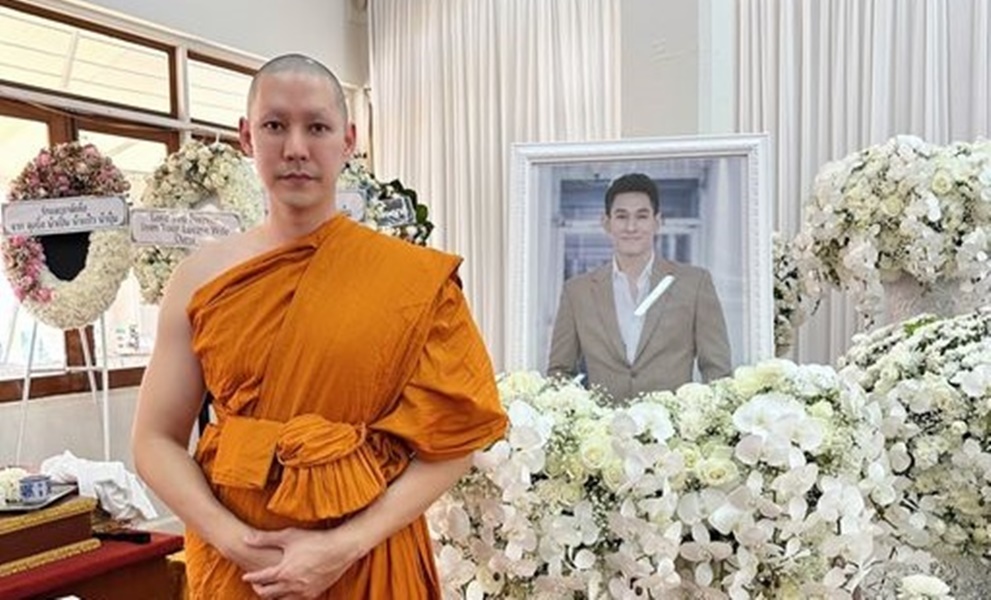 สุดอาลัย! "แอมป์ พัศวีร์" บวชหน้าไฟอุทิศส่วนกุศลให้ "อ๋อม อรรคพันธ์" ส่งเพื่อนรักครั้งสุดท้าย