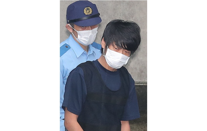 พิษ “วัตถุต้องสงสัย” พ่น “ศาลปลาดิบ” ยกเลิกไต่สวน “มือปืนยิงอาเบะ – อพยพผู้คนอลหม่าน”